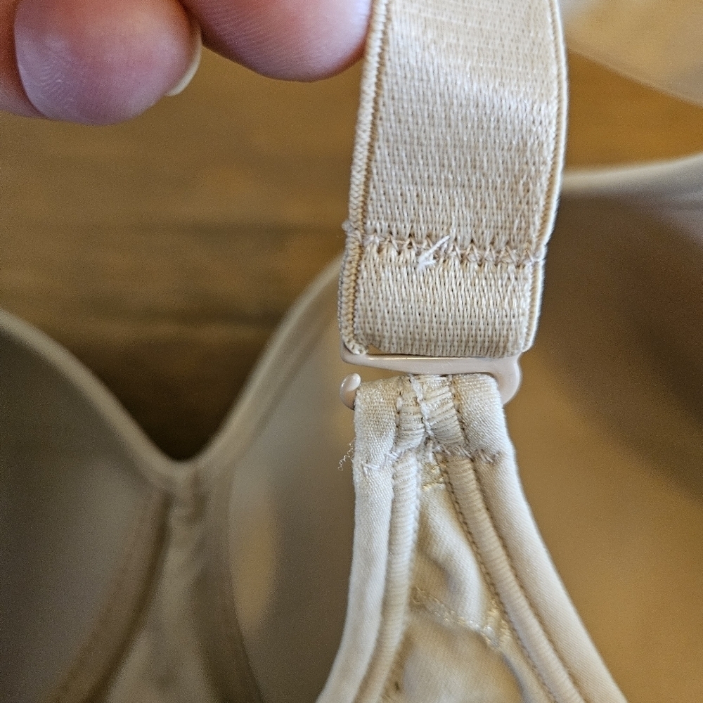 Bali Padded Wire Free Bra Cream Size 38DD - Picture 3 of 5